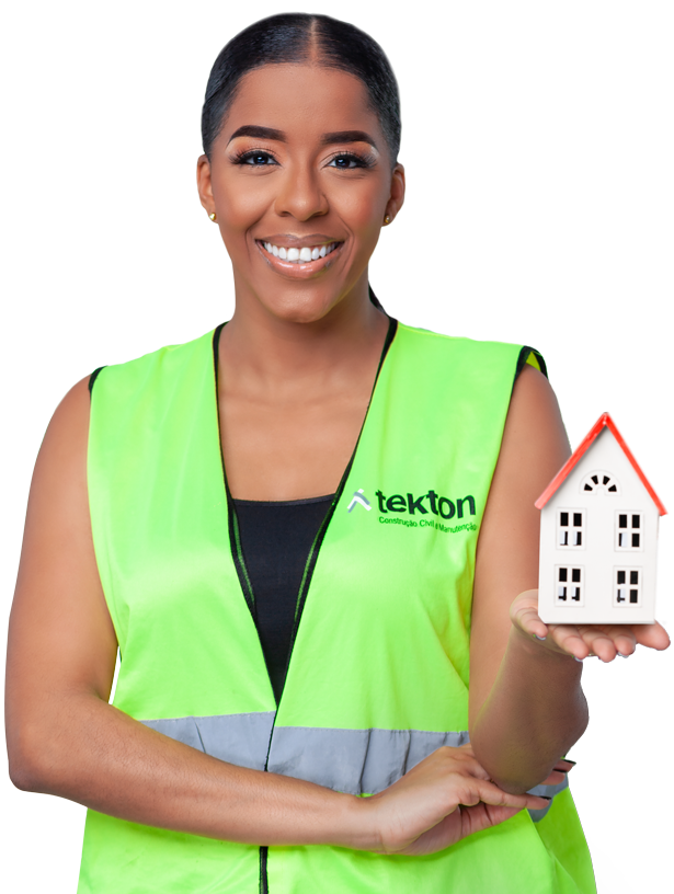 Segurando uma casa que deseja construir